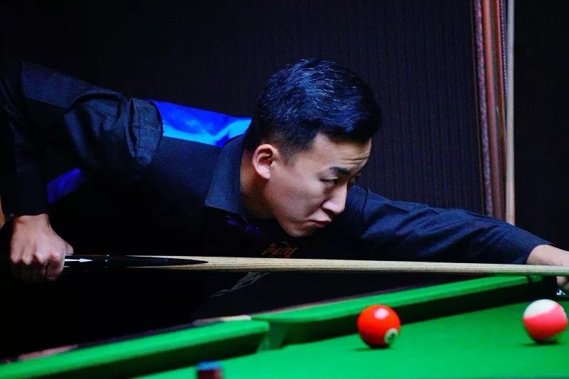 献了一个关 献了一个关