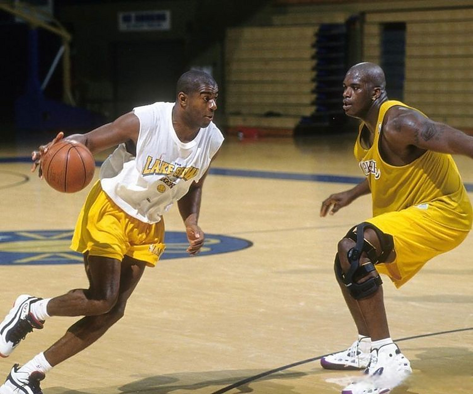 对手右中卫 对手右中卫